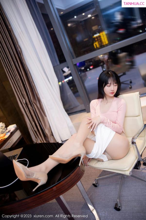   [XiuRen]高清写真图 2023.03.06 No.6367 谢小蒽 短裙美臀第33张图片